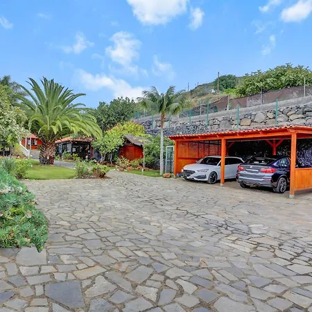 Wooden House With Private Pool Lush Garden * 拉拉古纳