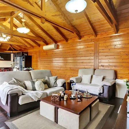 Wooden House With Private Pool Lush Garden Дом отдыха Сан-Кристобаль-де-Ла-Лагуна