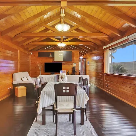 Wooden House With Private Pool Lush Garden * Сан-Кристобаль-де-Ла-Лагуна