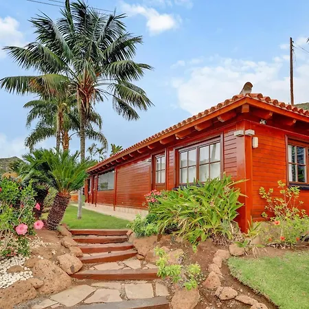 Wooden House With Private Pool Lush Garden *