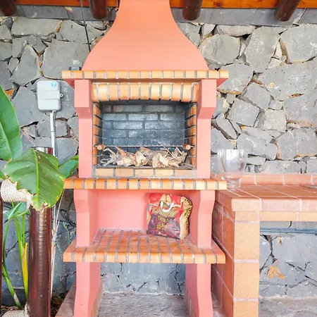 بيت للعطل Wooden House With Private Pool Lush Garden لا لاغونا