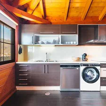 بيت للعطل Wooden House With Private Pool Lush Garden *
