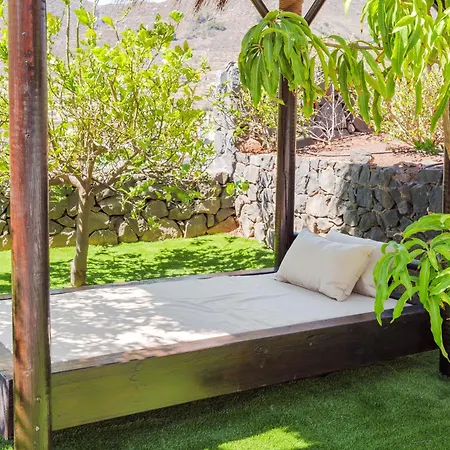 بيت للعطل Wooden House With Private Pool Lush Garden *