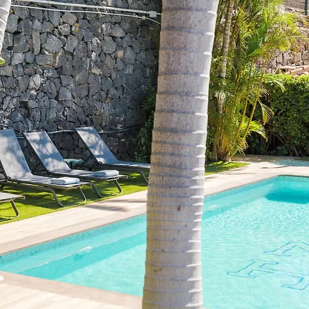 Wooden House With Private Pool Lush Garden لا لاغونا